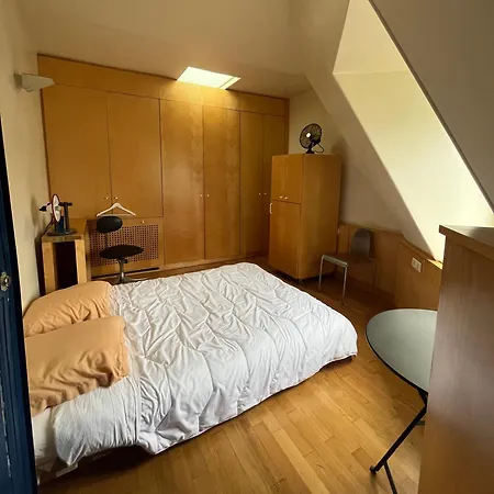6 Paris